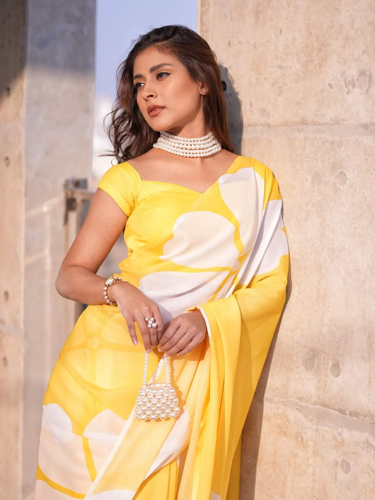 Semi Moslin Silk Digital Printed Saree With Blouse Piece | P00101