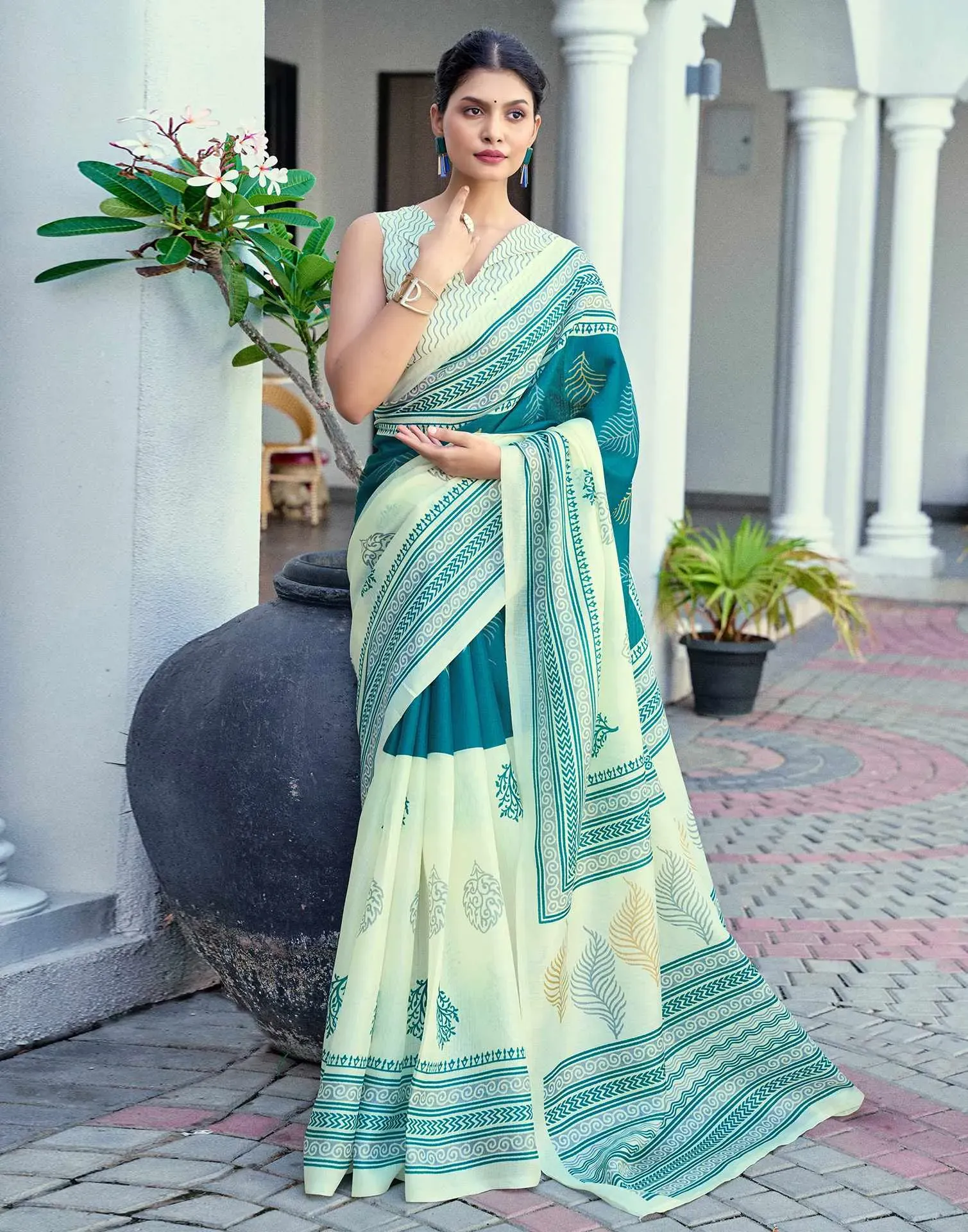 Off White Takely Processed Silk Printed Saree | P00117