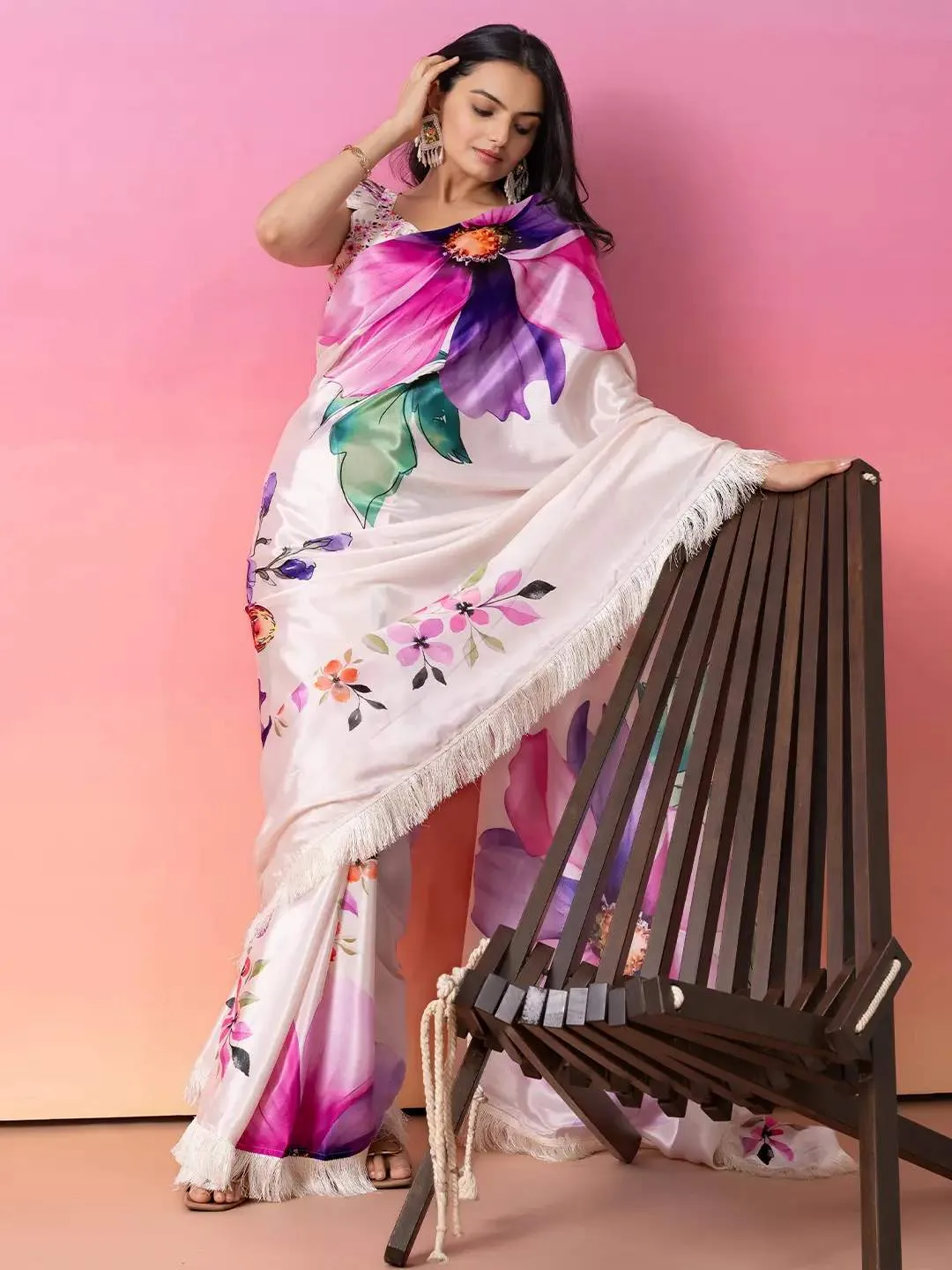 Floral Digital Printed Soft Silk Saree With Blouse Piece | P00093