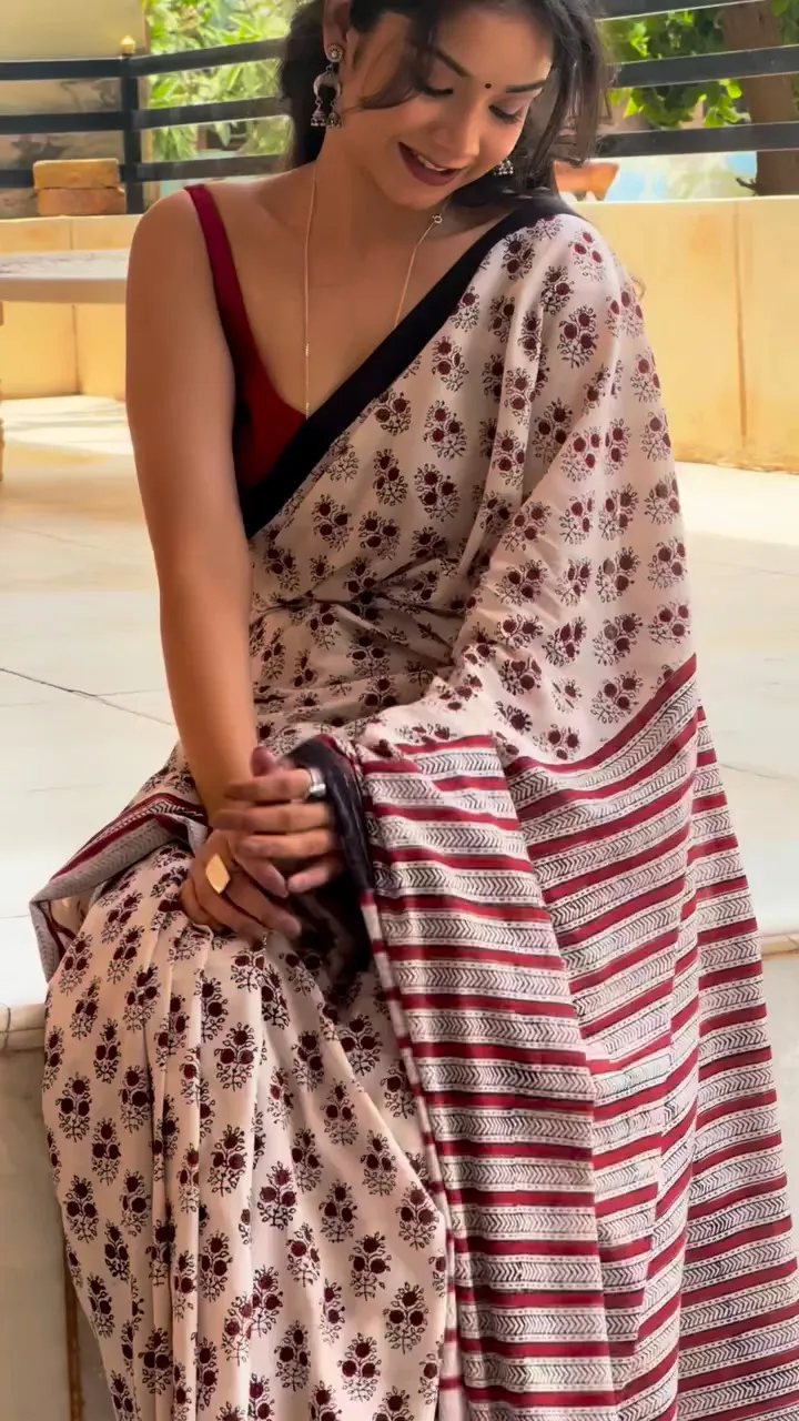 Off White Takely Processed Silk Printed Saree